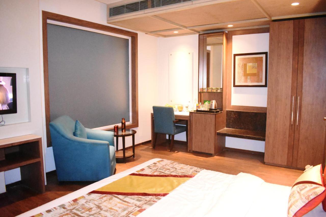 Lemonwood Suites By F9 Hotels - Trivoli Garden Chhatarpur New Delhi Exterior foto