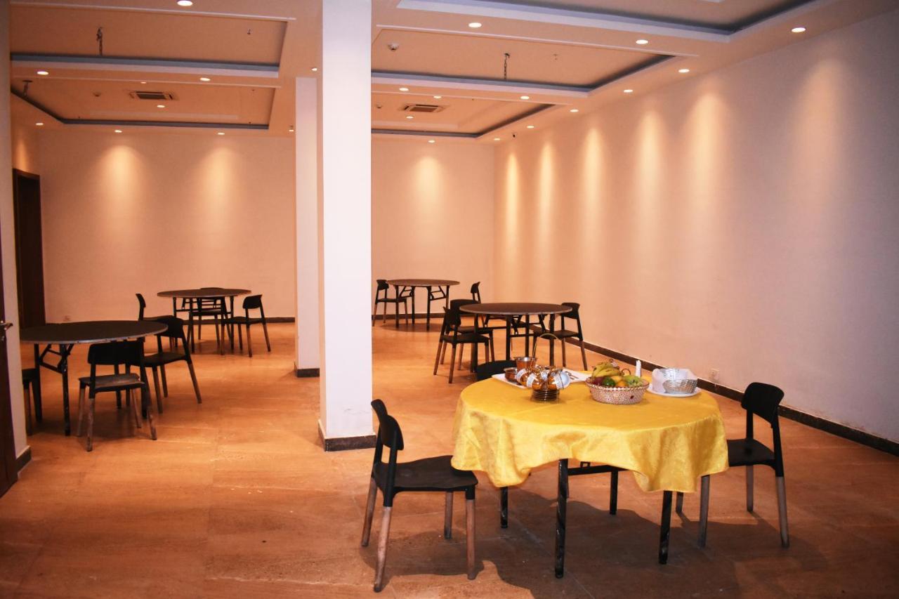 Lemonwood Suites By F9 Hotels - Trivoli Garden Chhatarpur New Delhi Exterior foto