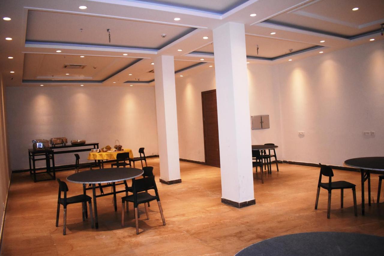 Lemonwood Suites By F9 Hotels - Trivoli Garden Chhatarpur New Delhi Exterior foto