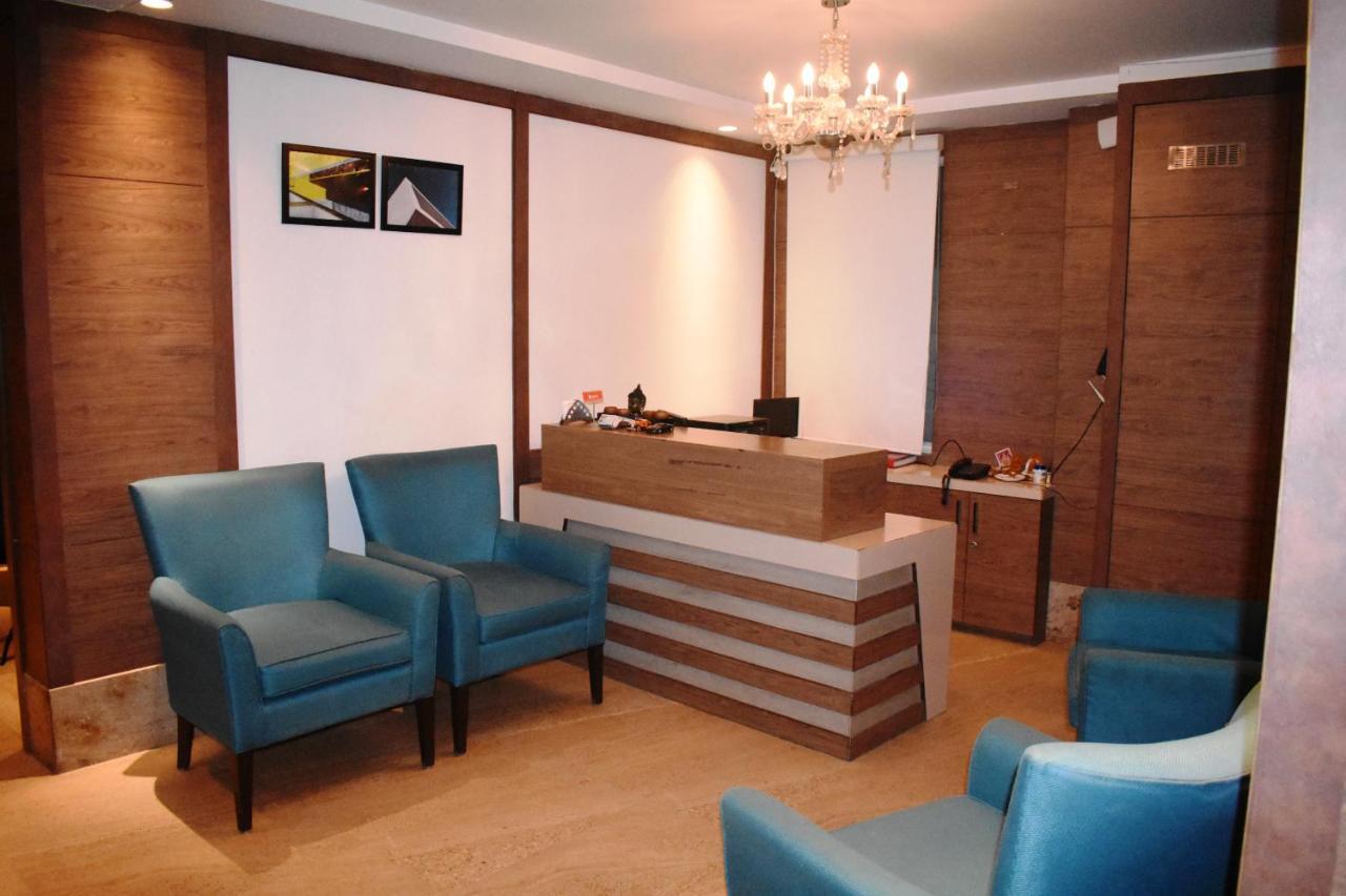 Lemonwood Suites By F9 Hotels - Trivoli Garden Chhatarpur New Delhi Exterior foto